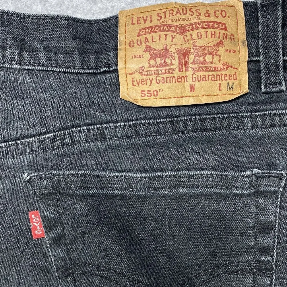 Levi’s 550 Jeans Womens 32x29 Black Relaxed Fit Tapered Denim Faded Distressed‎